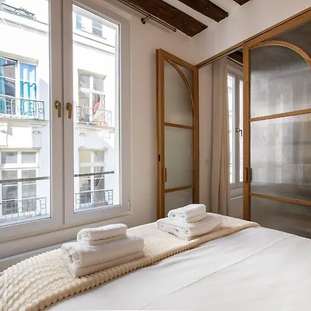 4#new 4 People - Saint-germain Notre-dame Paris